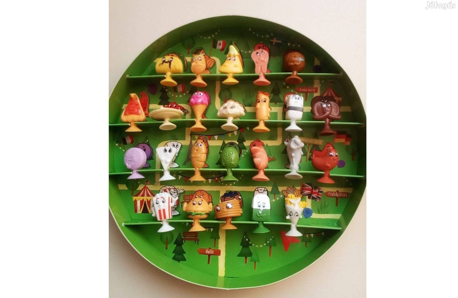 Stikeez 8 teljes készlet tárolódobozban