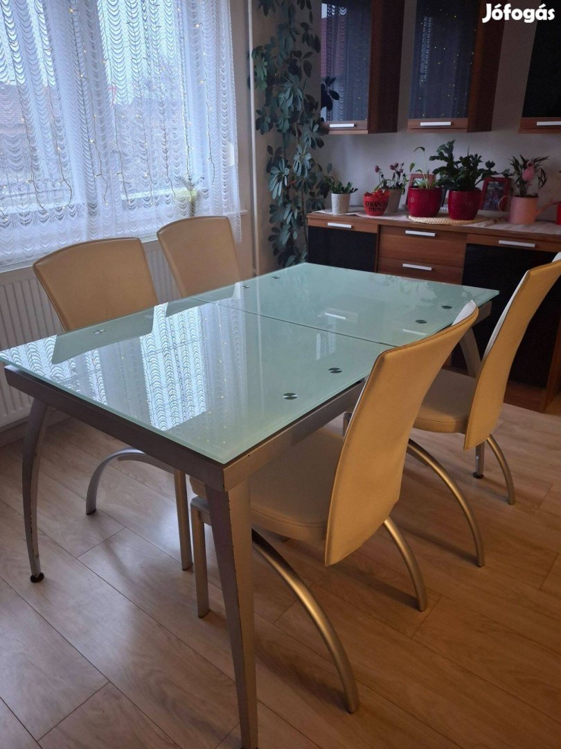 Stílusos, kinyitható üveg étkezőgarnitúra 4 fehér bőrszékkel