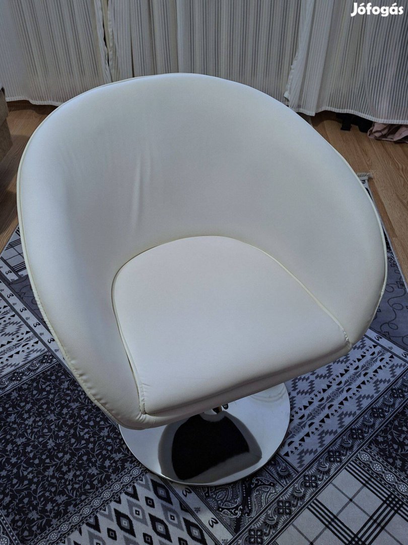 Stílusos modern fehér műbőr forgófotel koktélfotel