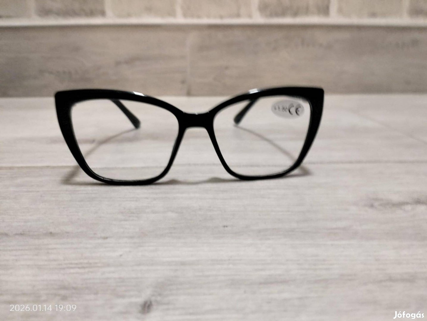 Stílusos nagy méretű női olvasószemüveg 1.5