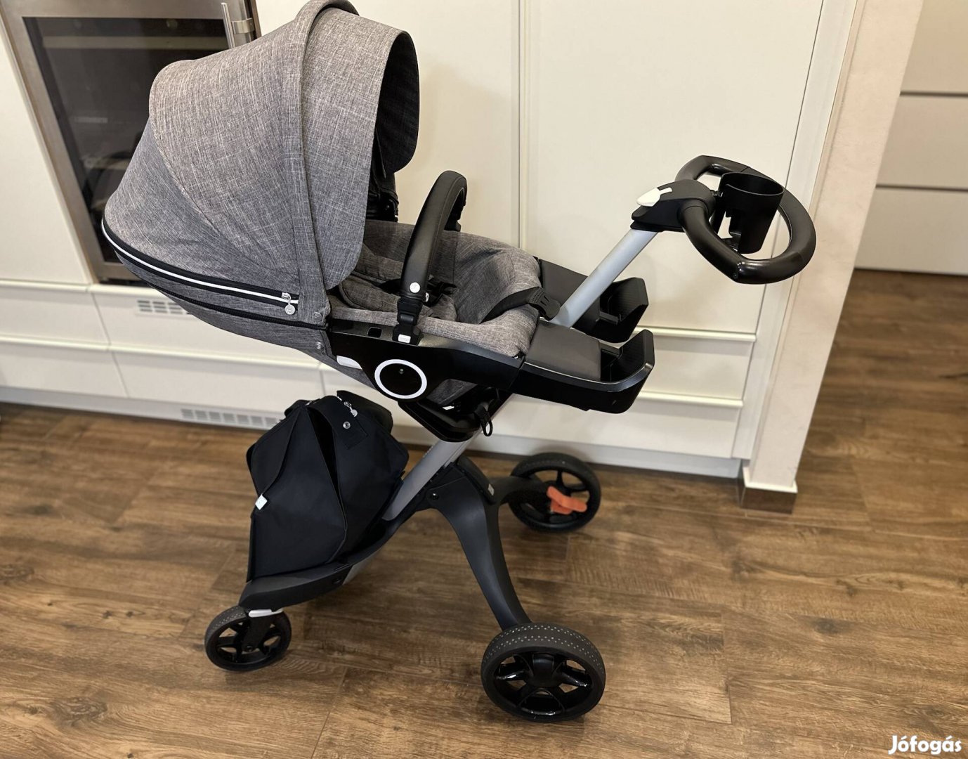 Stokke Xplory V6 XXL kupolás black melange színben eladó 