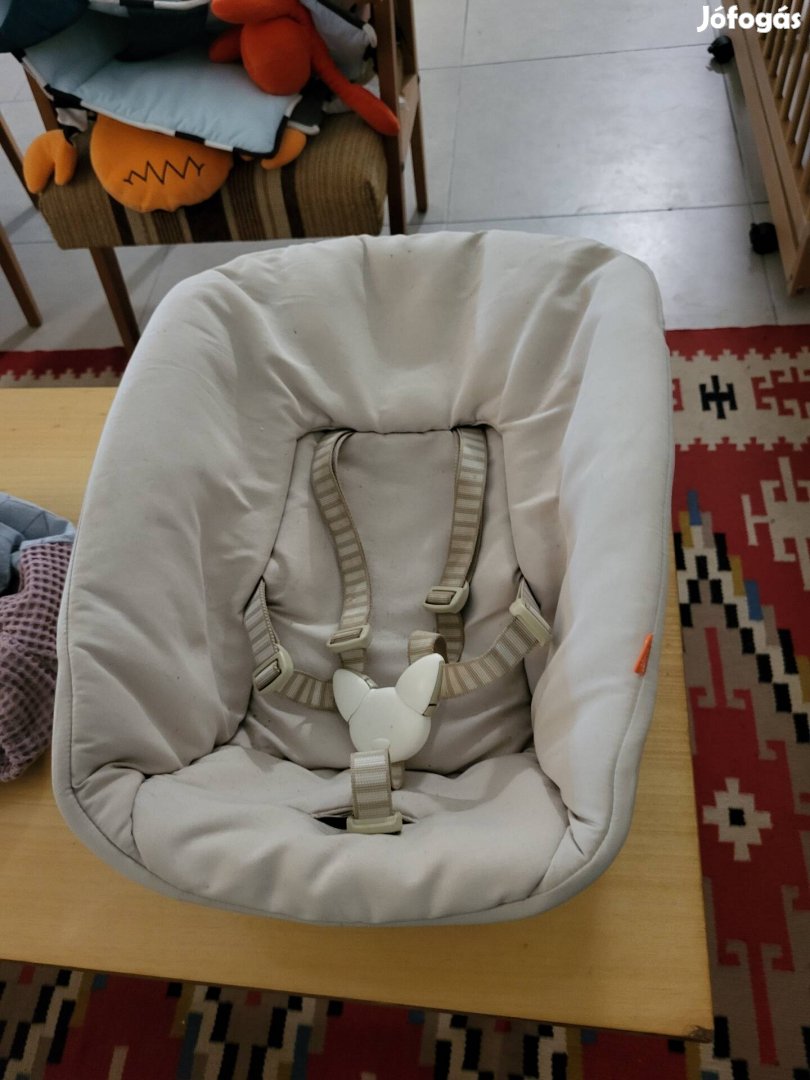 Stokke tripptrapp bebi newborn etetőszék 