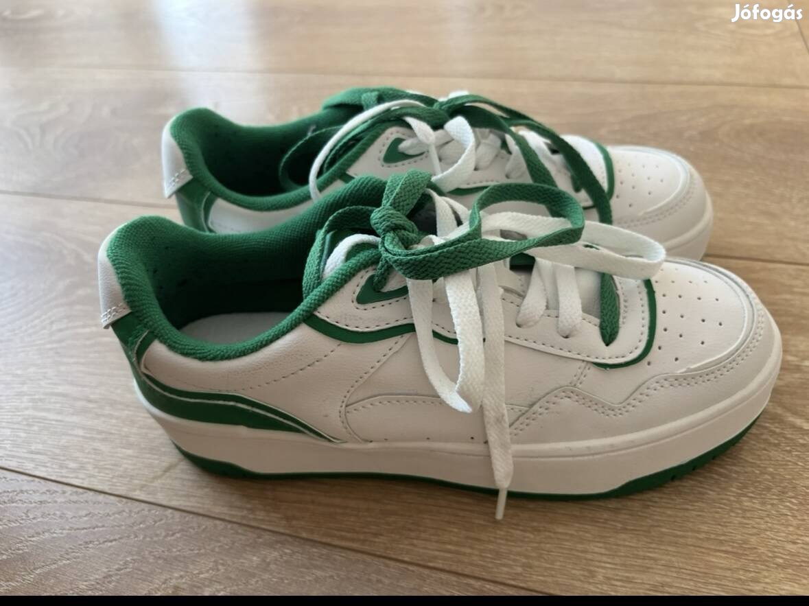 Stradivarius sportos cipo 37.
