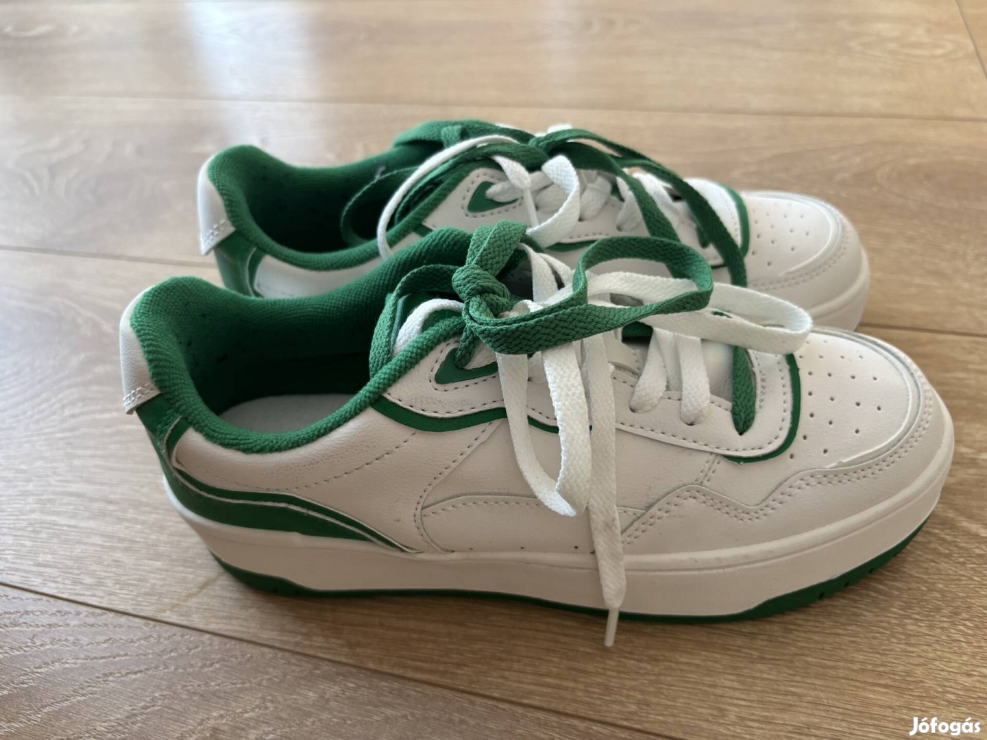 Stradivarius sportos cipő 37. 