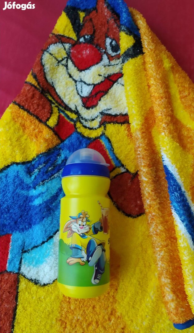 Strandtörölköző és hozzá illő kulacs