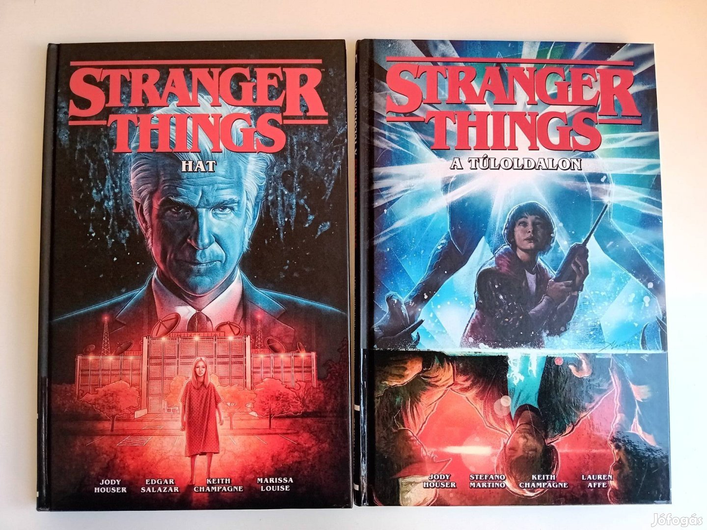 Stranger Things - A túloldalon és Hat c.képregény egyben vagy külön