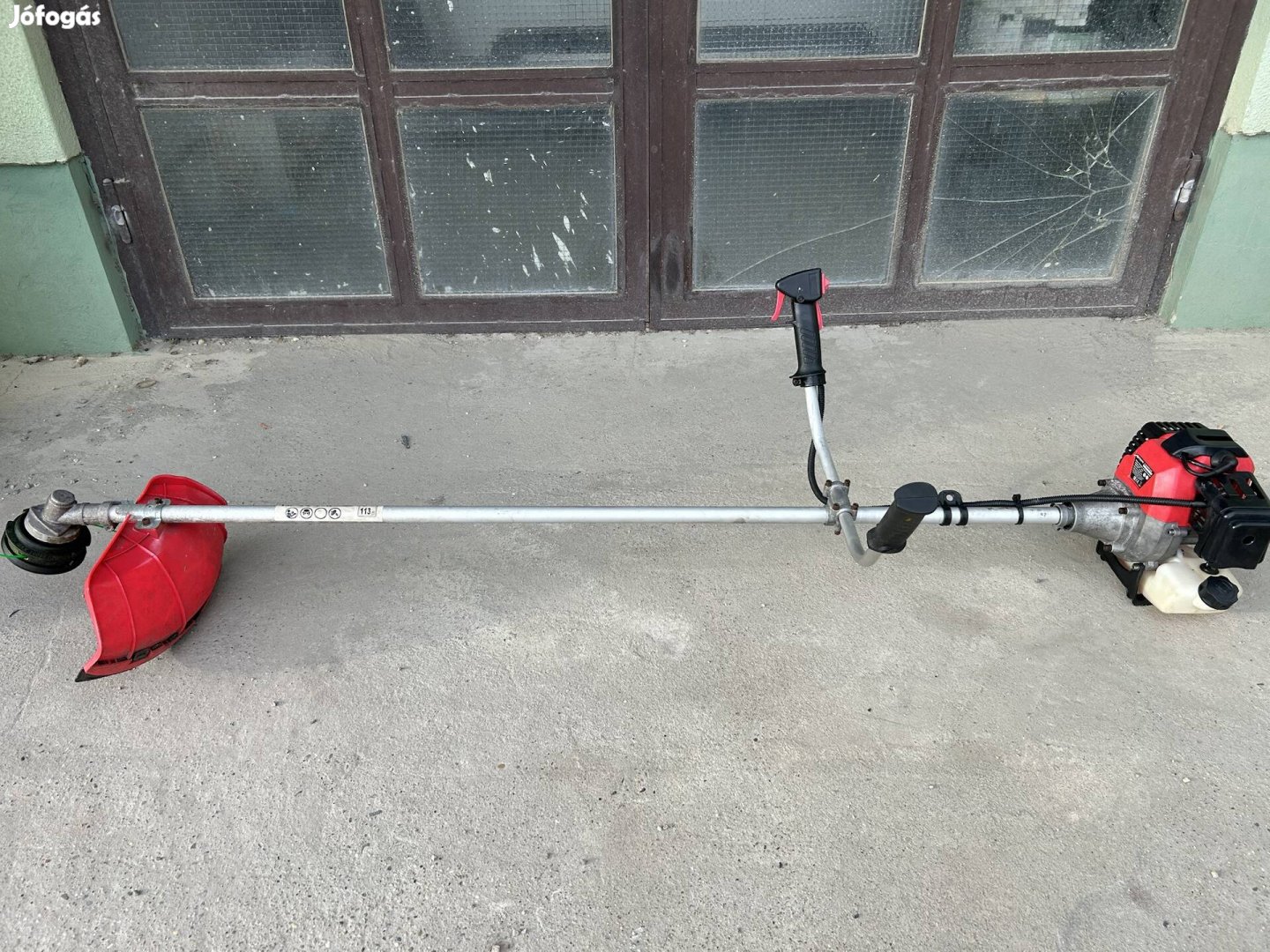 Straus GT3800G fűkasza.