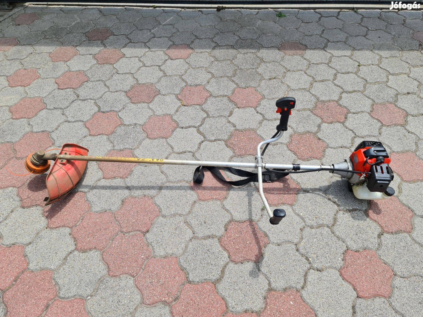 Straus benzinmotoros fűkasza