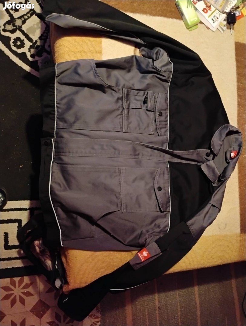 Straus munkas felsö