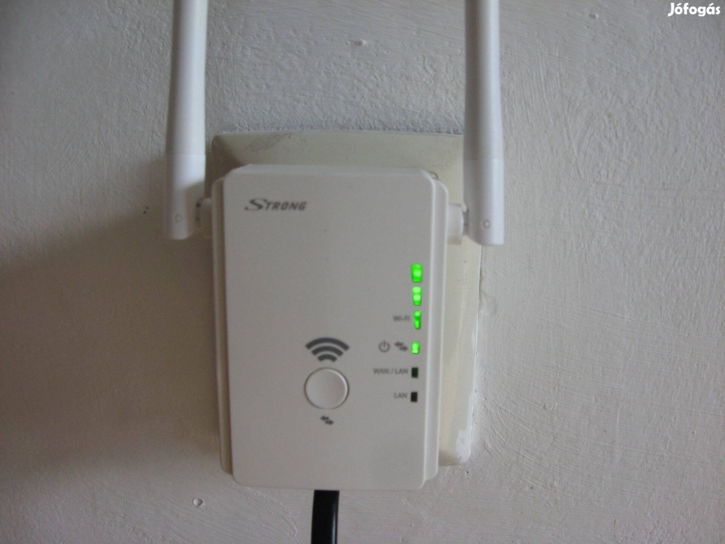 Strong Wifi Universal Repeater 300 Ismétlő Jelismétlő / Access Point