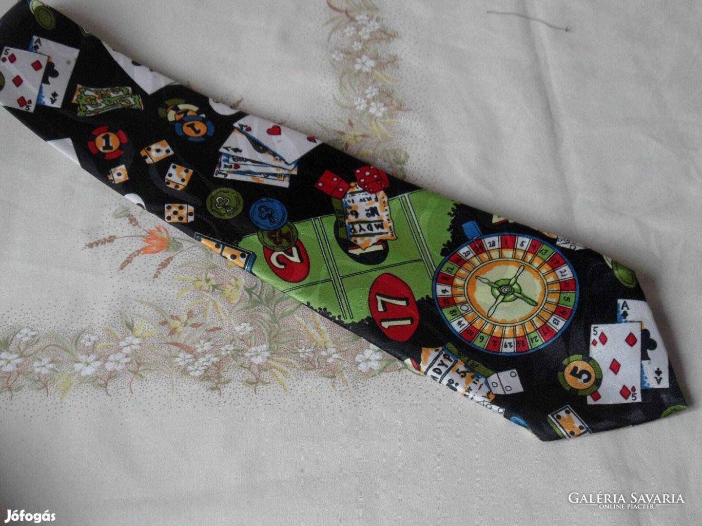 Studio 890 szerencsejáték, kaszinó mintás nyakkendő
