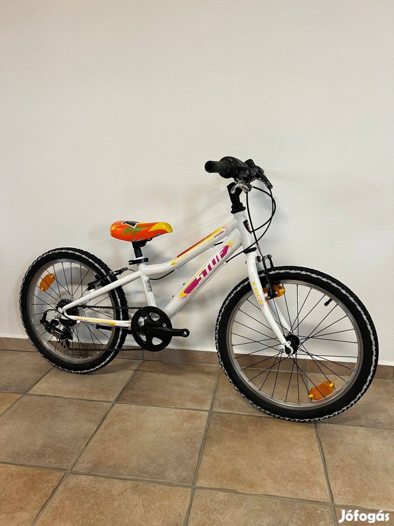 Stuf Pearl fehér rózsaszín 20 kislány gyerek kerékpár