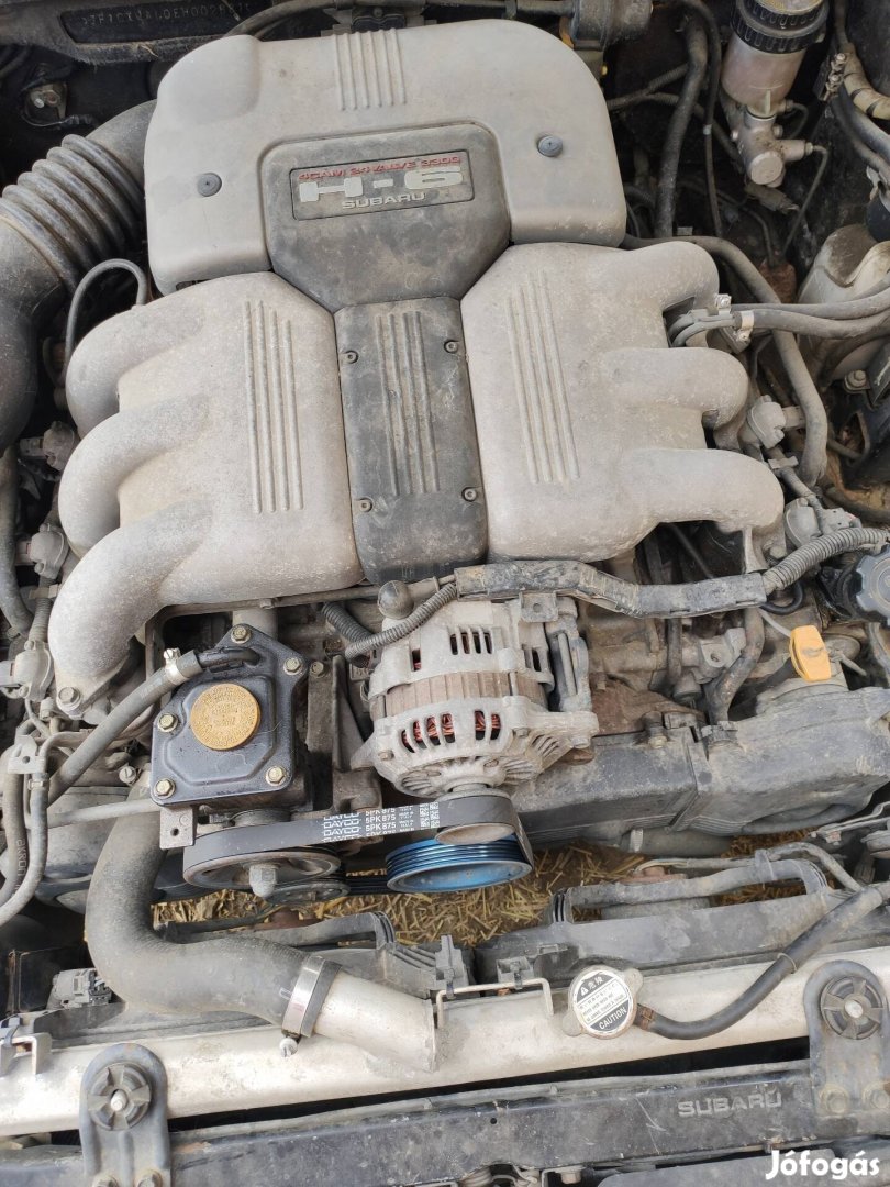 Subaru 3,3 6 hengeres boxer motor 220 le