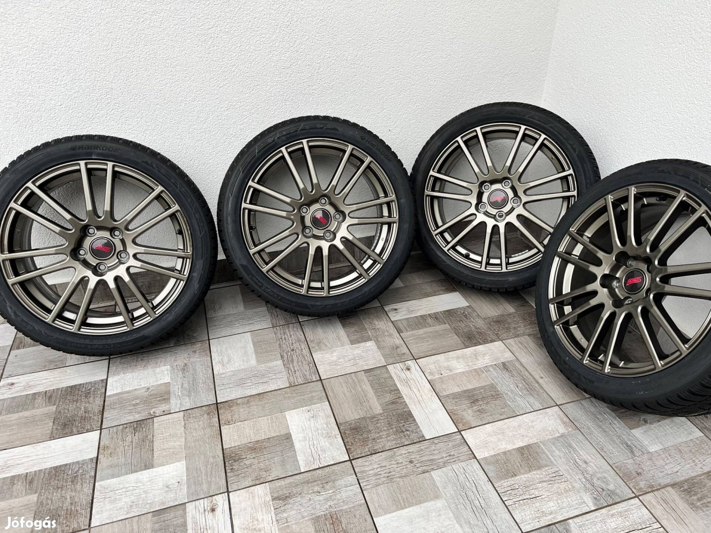 Subaru Impreza STI gyári felni új téli gumikkal