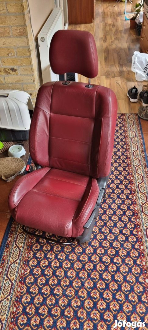 Subaru Impreza bőrülésgarnitúra