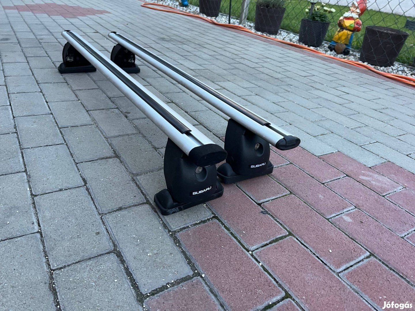 Subaru gyári tetőcsomagtartó fixpontos csavaros felfogatás