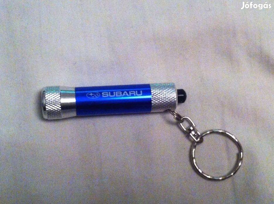 Subaru kulcstartó, kulcs és LED lámpa, zseblámpa