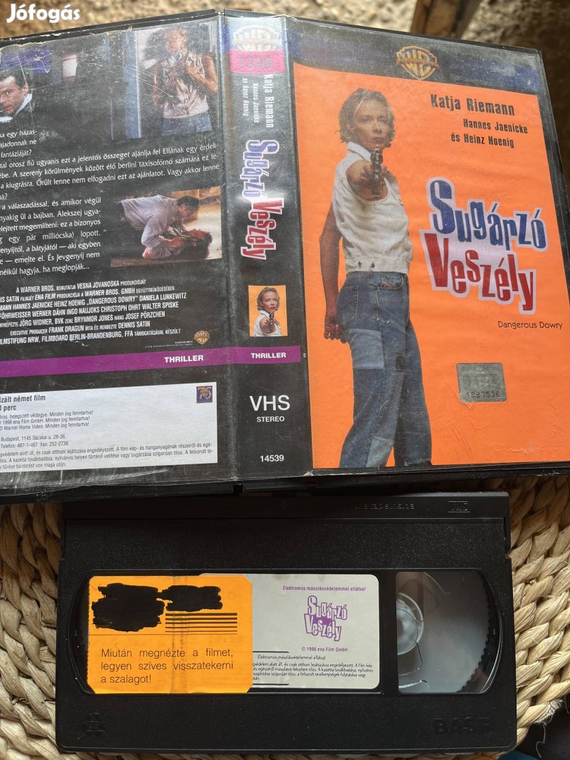 Sugárzó veszély vhs kazetta