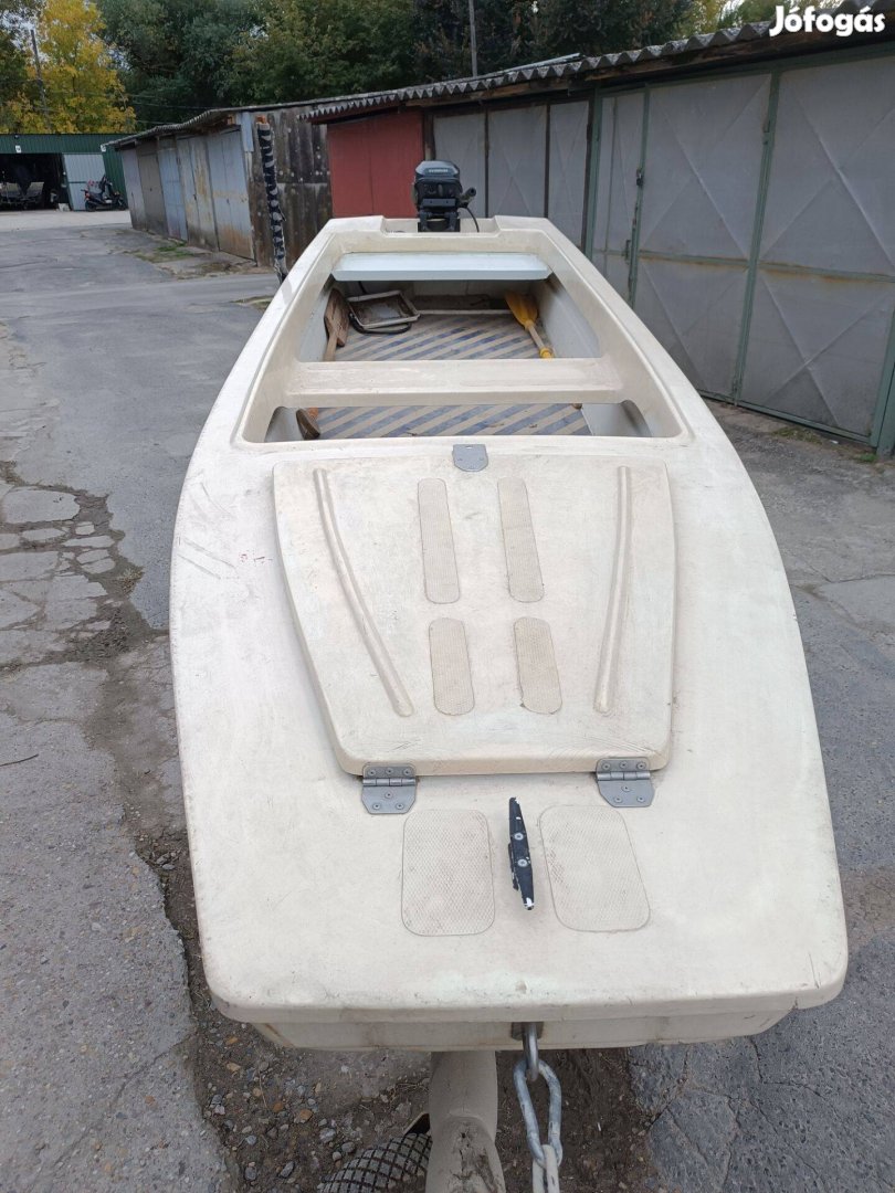 Sugó 440 evinrude 15le motorral