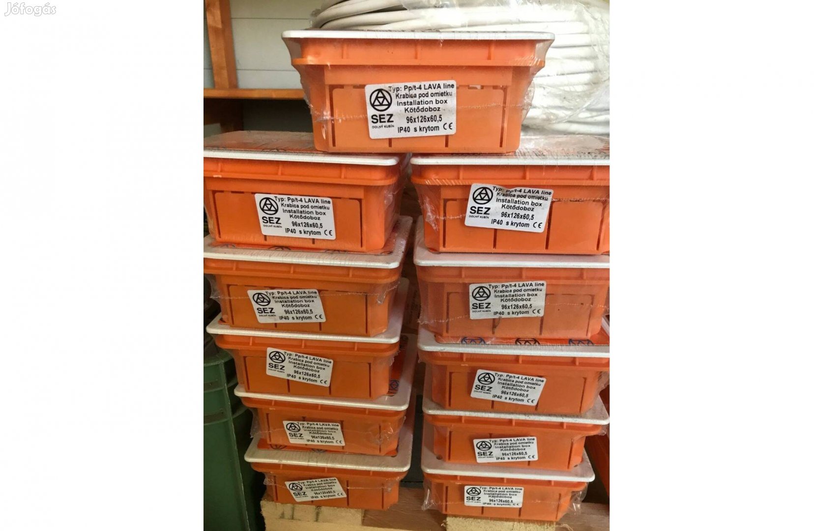 Süllyesztett kötődoboz 100x126x62 Lava line belső:96x126x60,5 Pp/t-4
