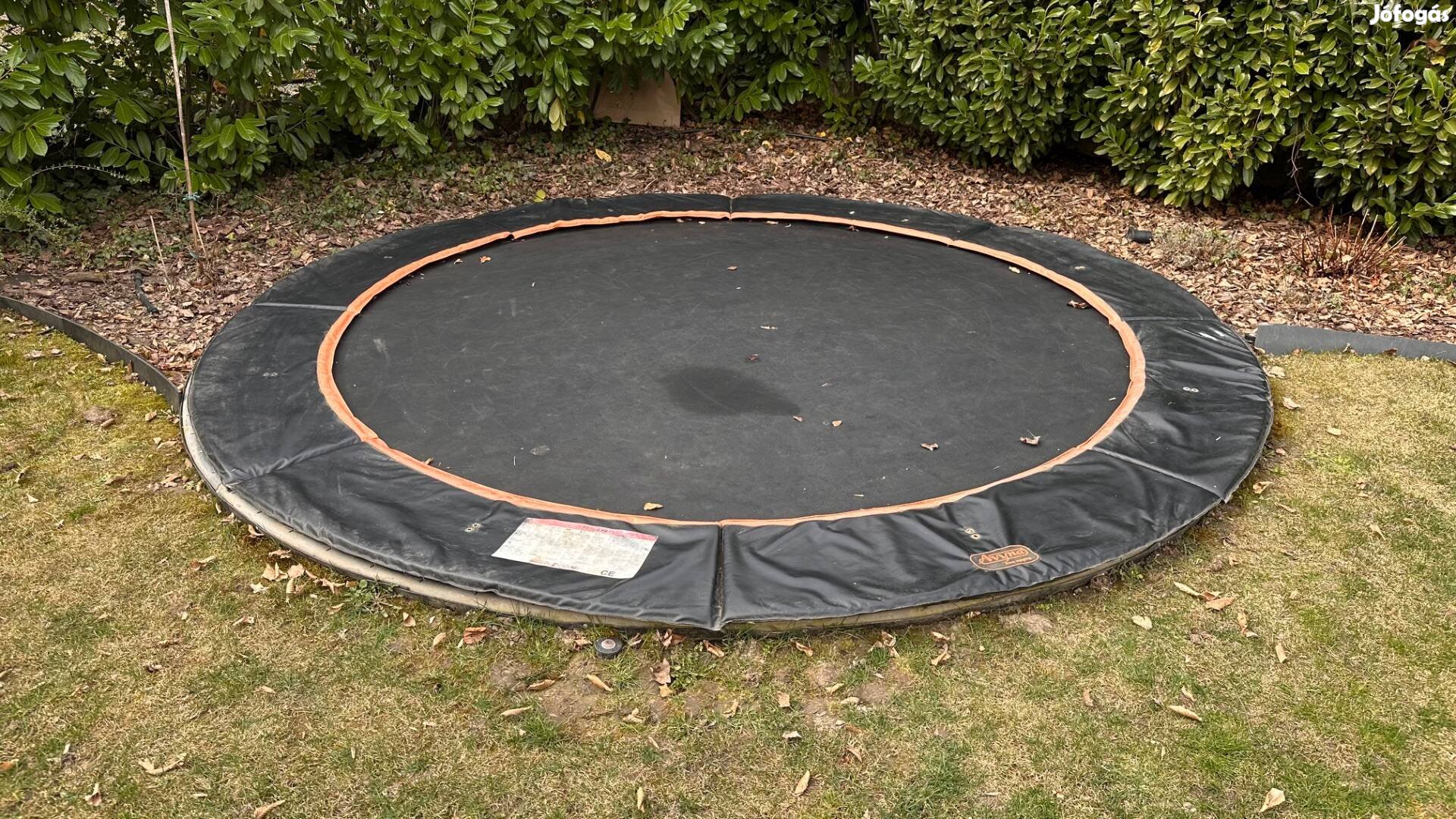 Süllyesztett trambulin 365 cm eladó