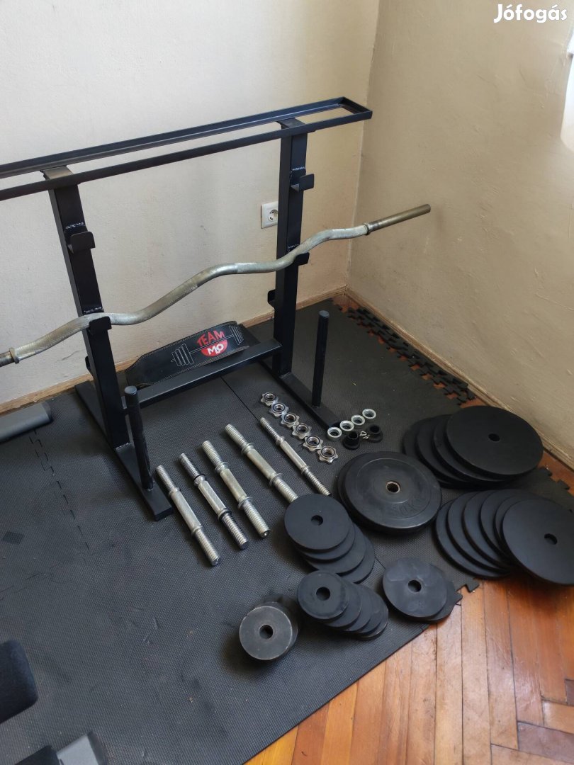 Súlyzók súlytartó állvánnyal