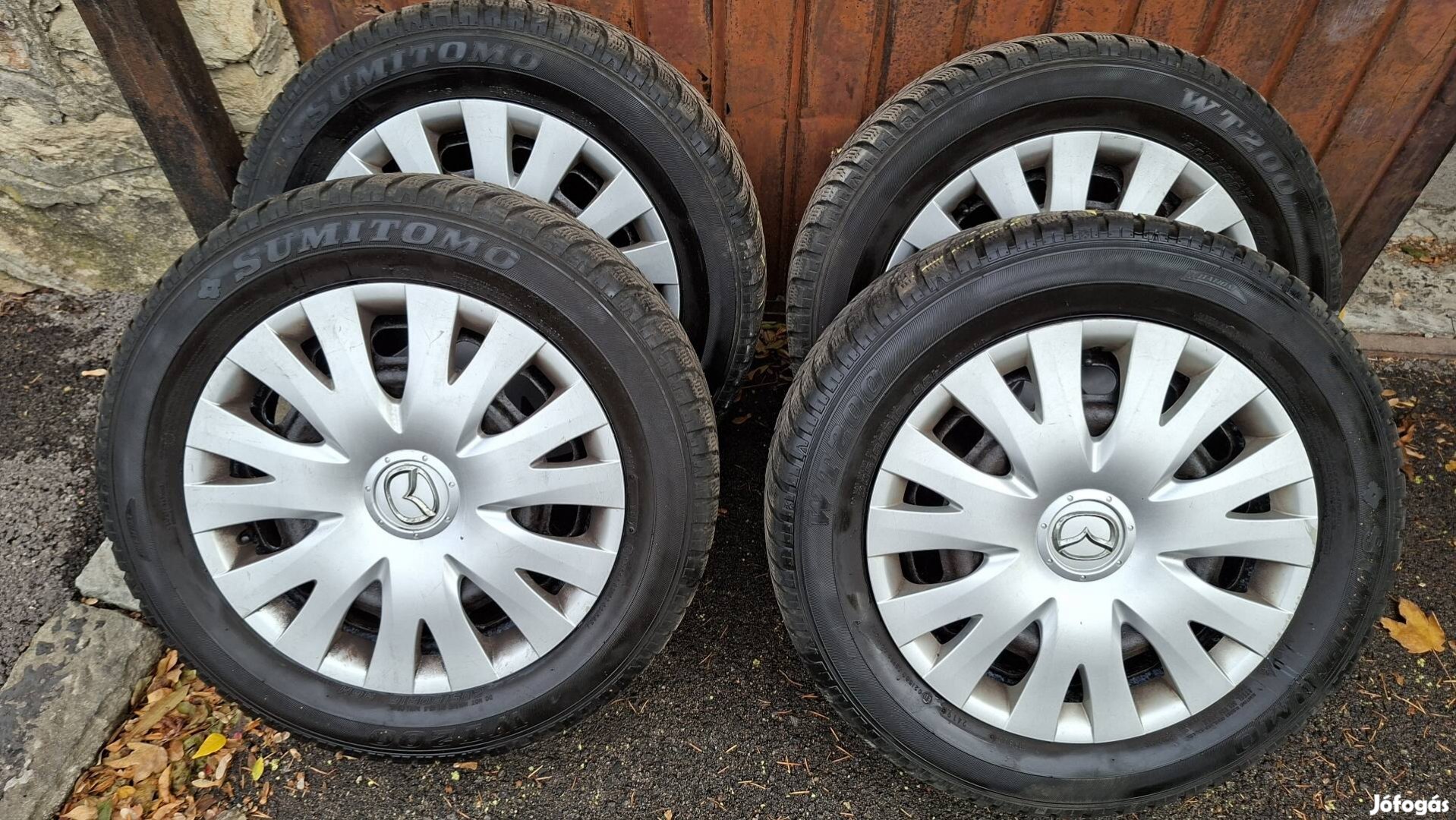 Sumitomo WT200 4 db téligumi 205/60 R16, ajándék dísztárcsával