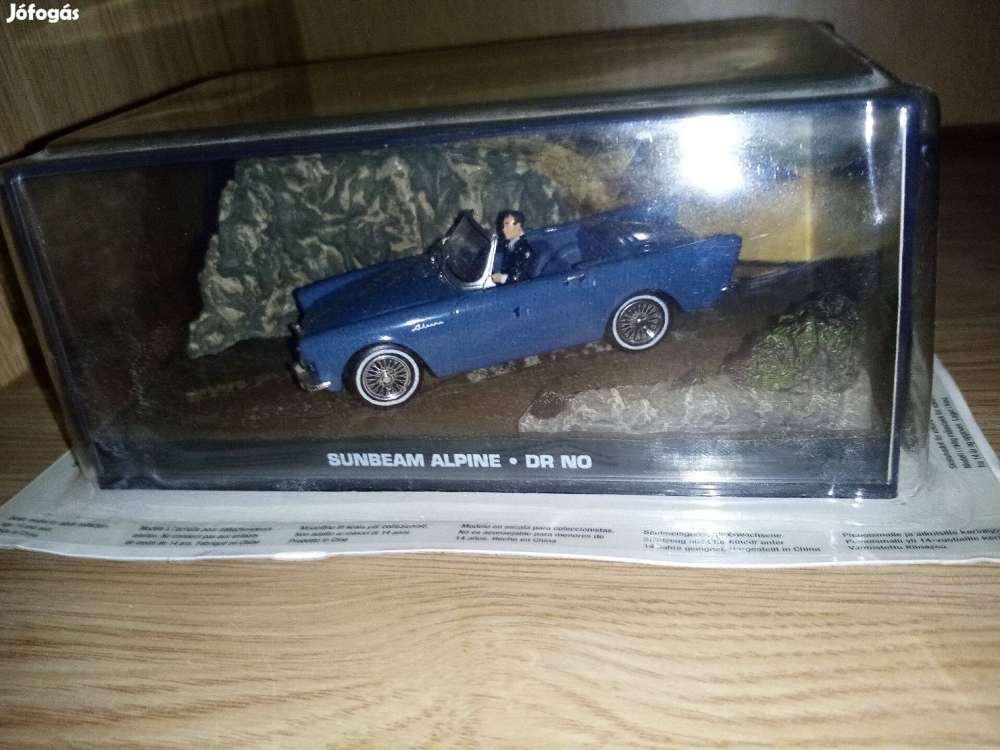 Sunbeam Alpine - James Bond - DR NO 1/43 dioráma, bliszteres