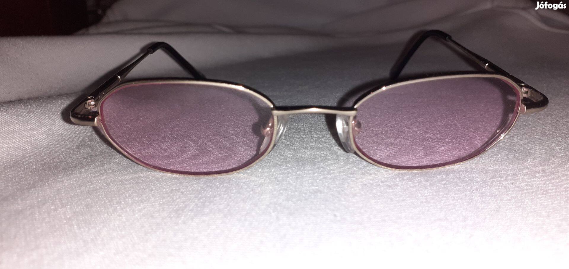 Sunglasses with colored lenses