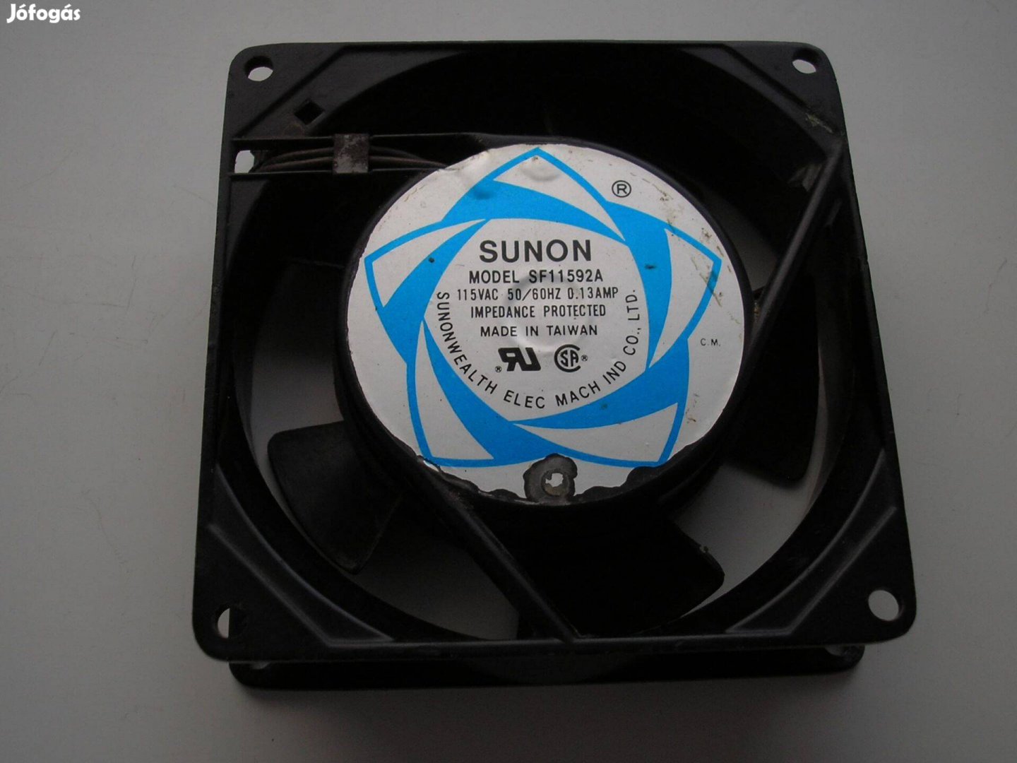 Sunon 115 V AC ventillátor, 90 x 90 x 25 mm, fémházas,használt