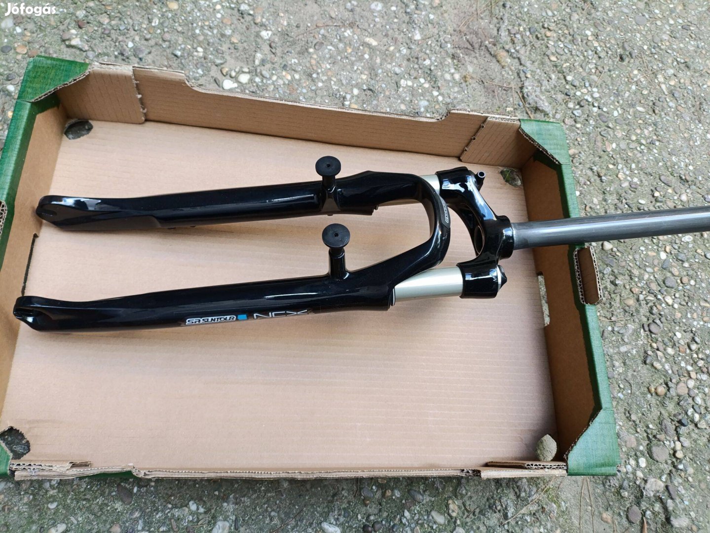 Suntour Ncx levegős lockolható trekking első teleszkóp 28 "