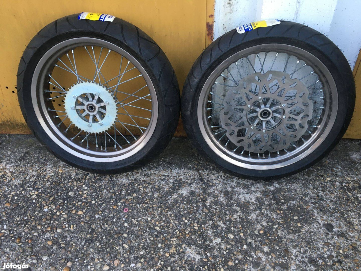 Super moto 17" kerekek gumikkal eladók !