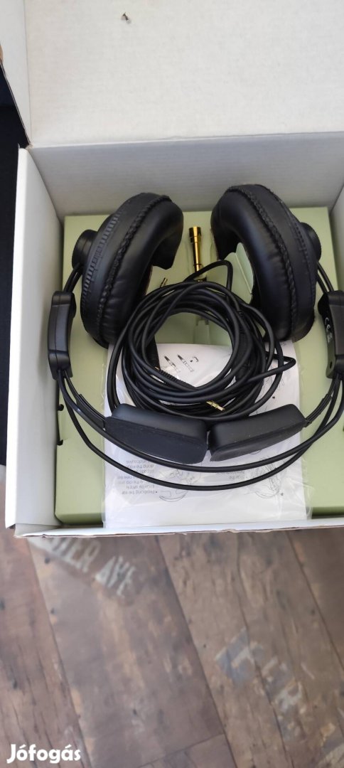 Superlux HD668B fejhallgató 