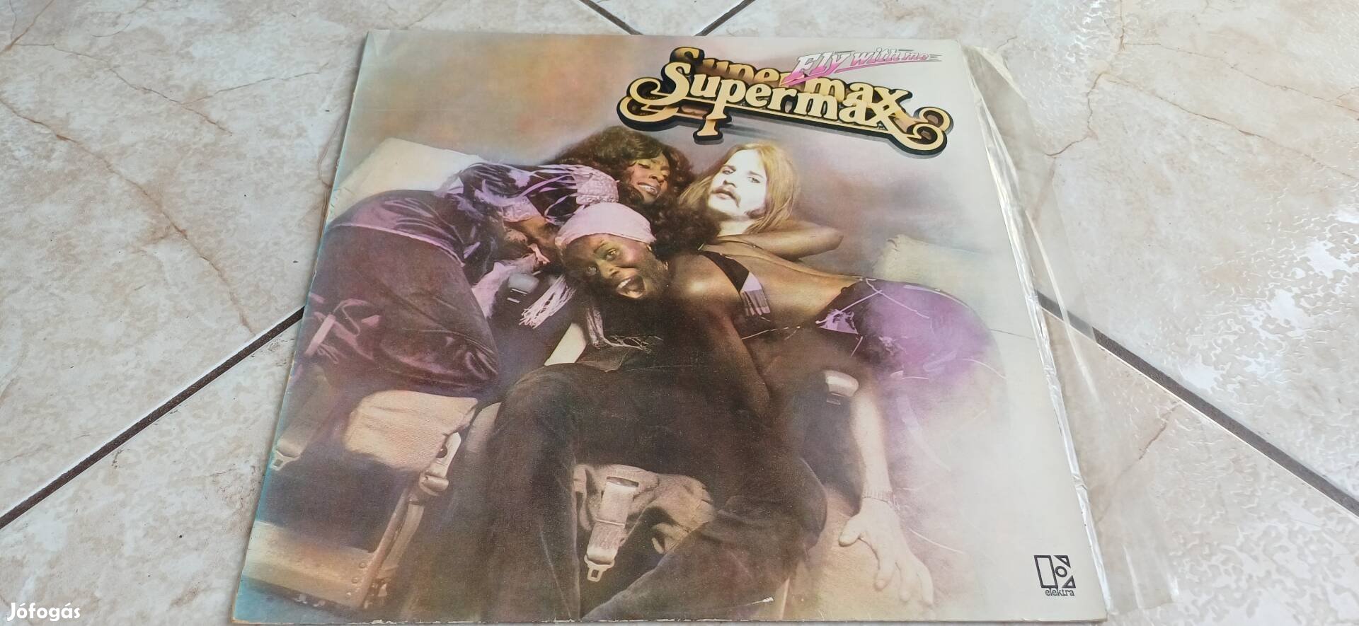 Supermax bakelit hanglemez