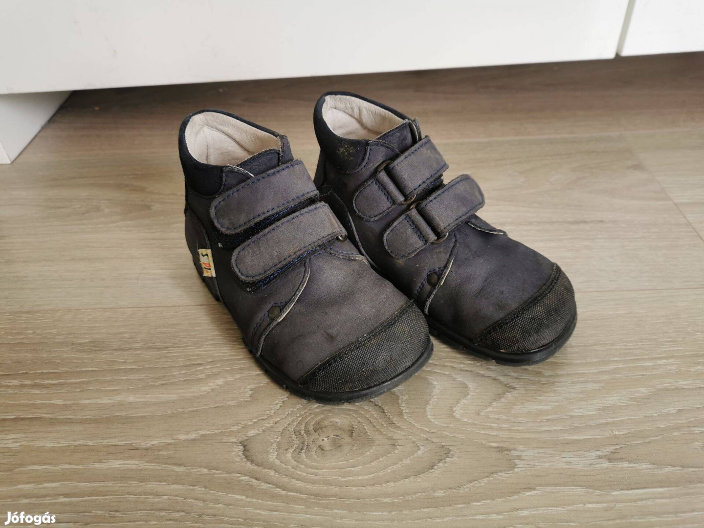 Supi+ szupinált átmeneti bőr 26-os kisfiú cipő eladó