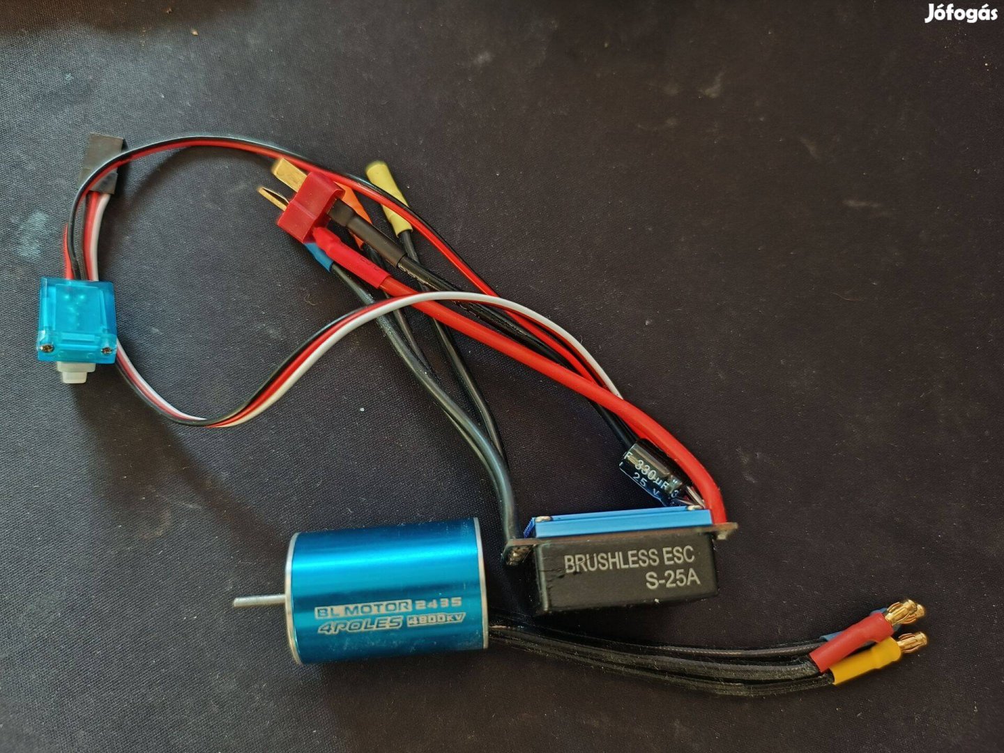 Surpasshobby 2435 4900KV brushless motor és 25A ESC vezérlő