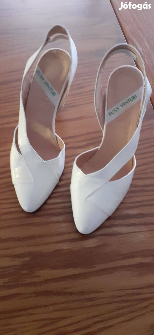 Susy Venturi női alkalmi cipő 39-es