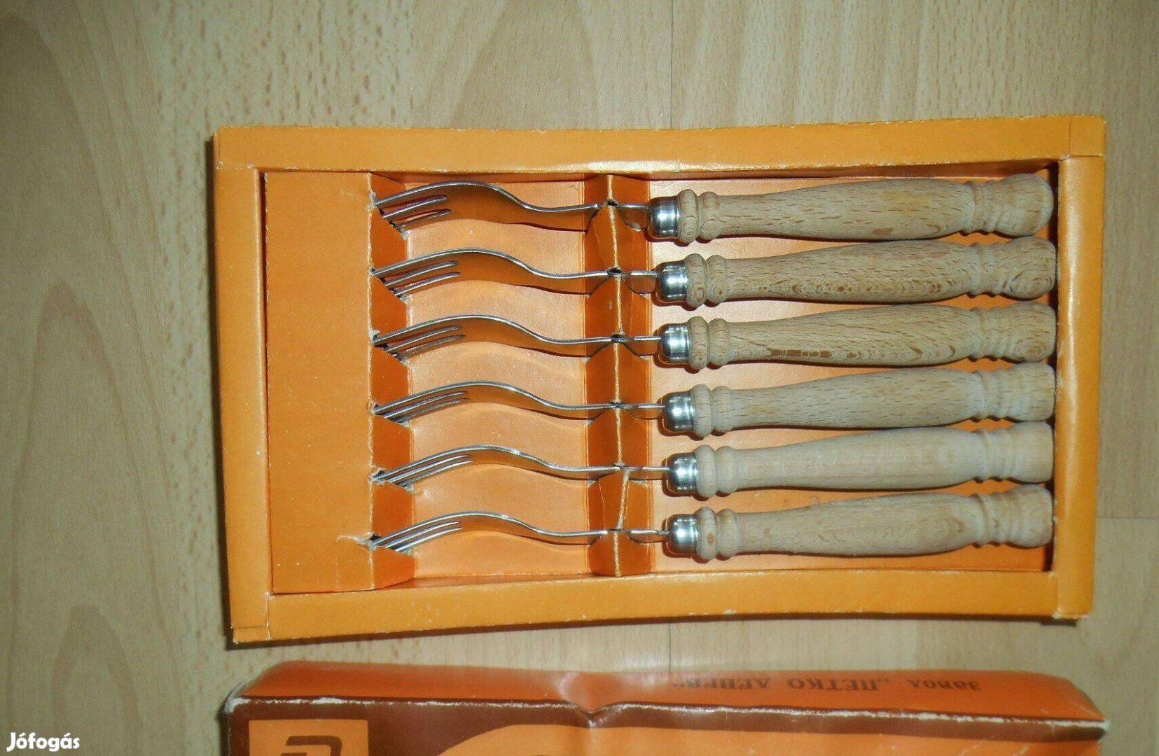 Süteményes villa, fanyelű, Új