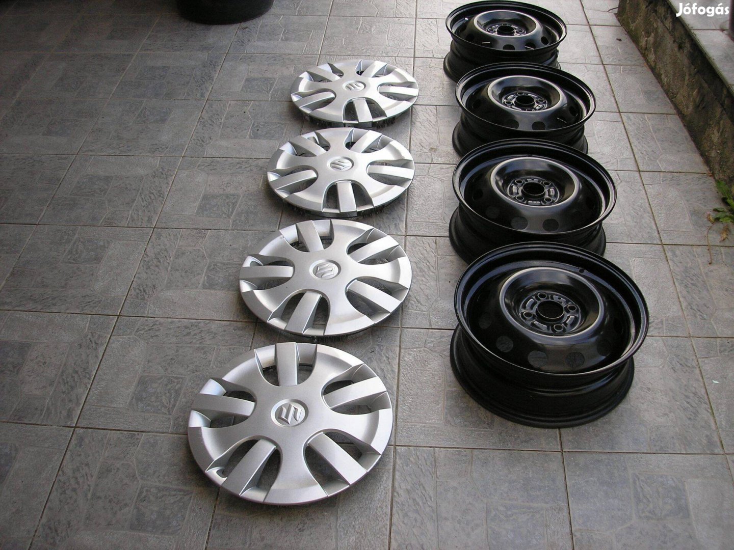Suzuki 15"-os lemezfelni garnitúra eladó