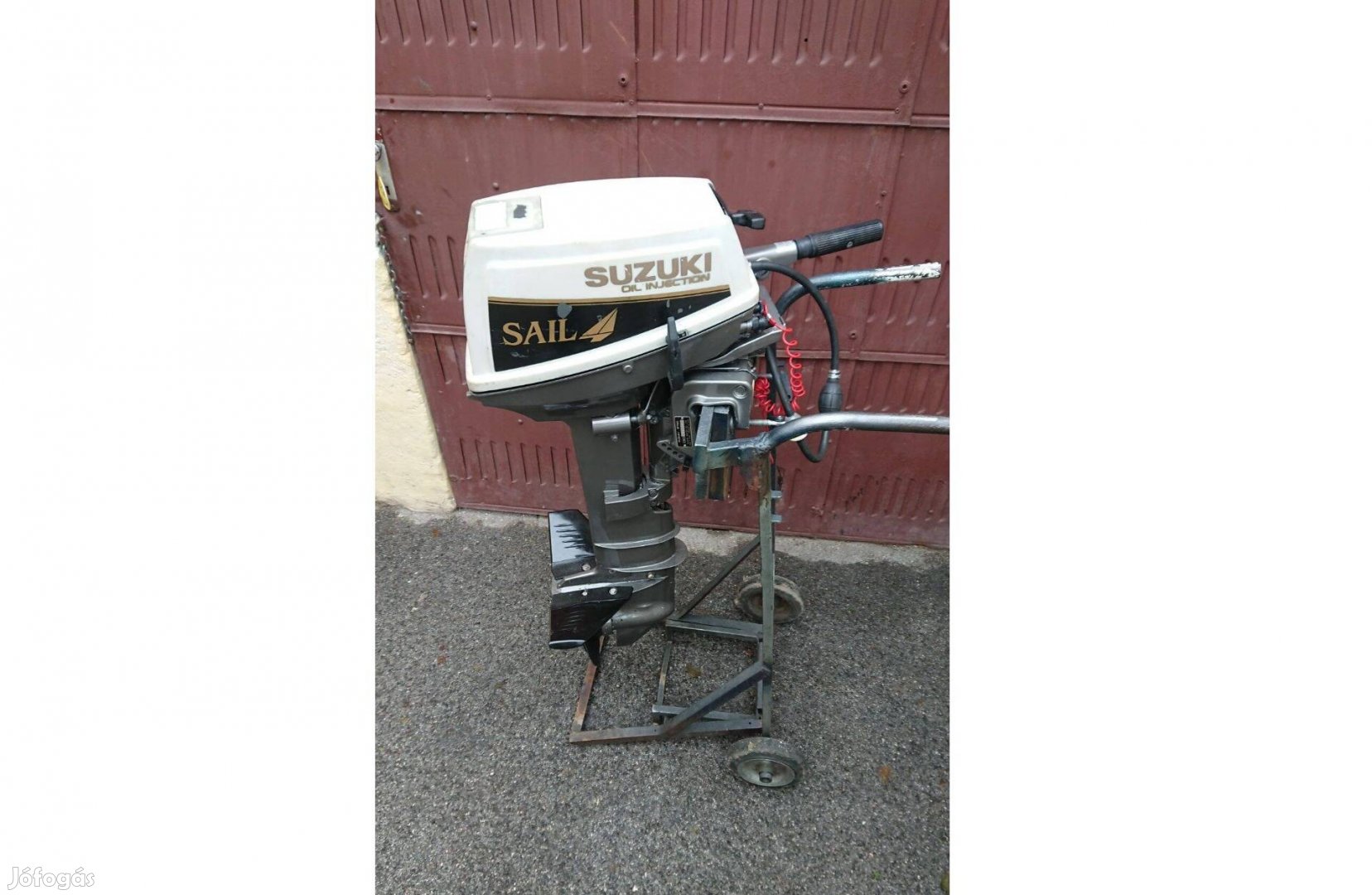 Suzuki 8Le. 2 ütemű-külön olajzás- hosszú csizmás, hajóleveles