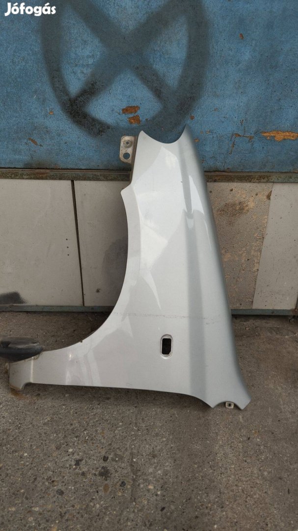 Suzuki Alto jobb első sárvédő