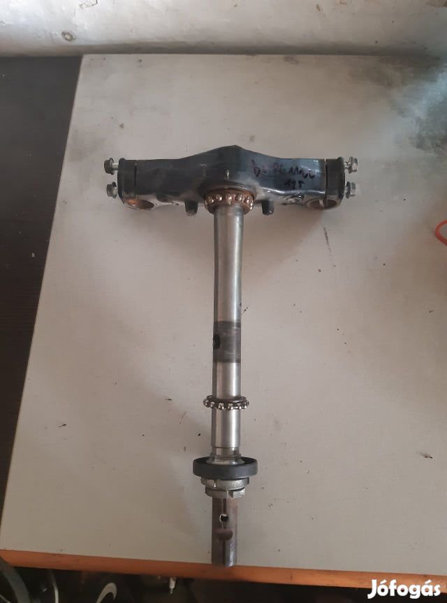 Suzuki Burgman 125 T szár