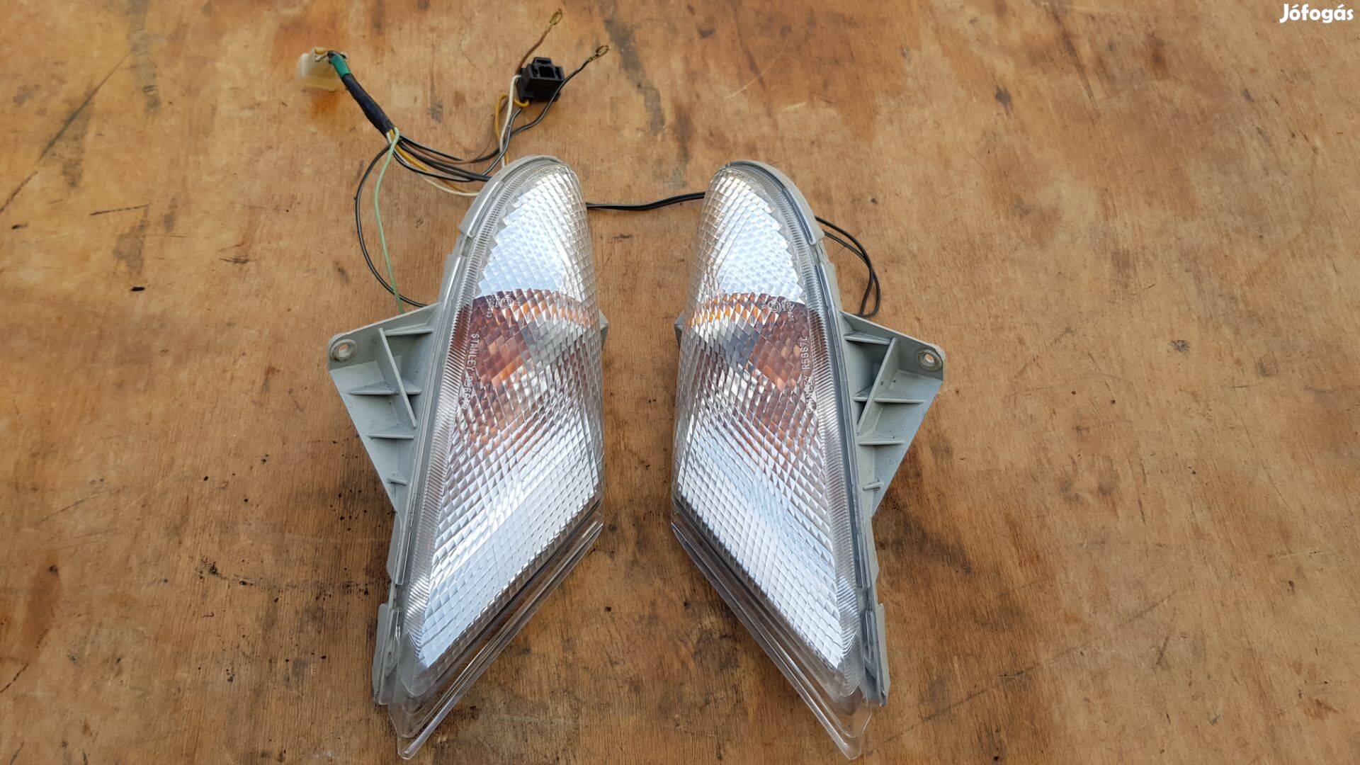 Suzuki Burgman 250 - 400 első irányjelző pár