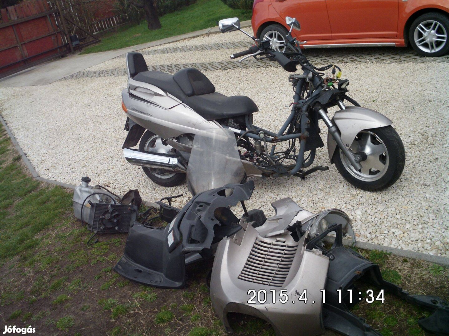 Suzuki Burgman 400-1999 alkatrész