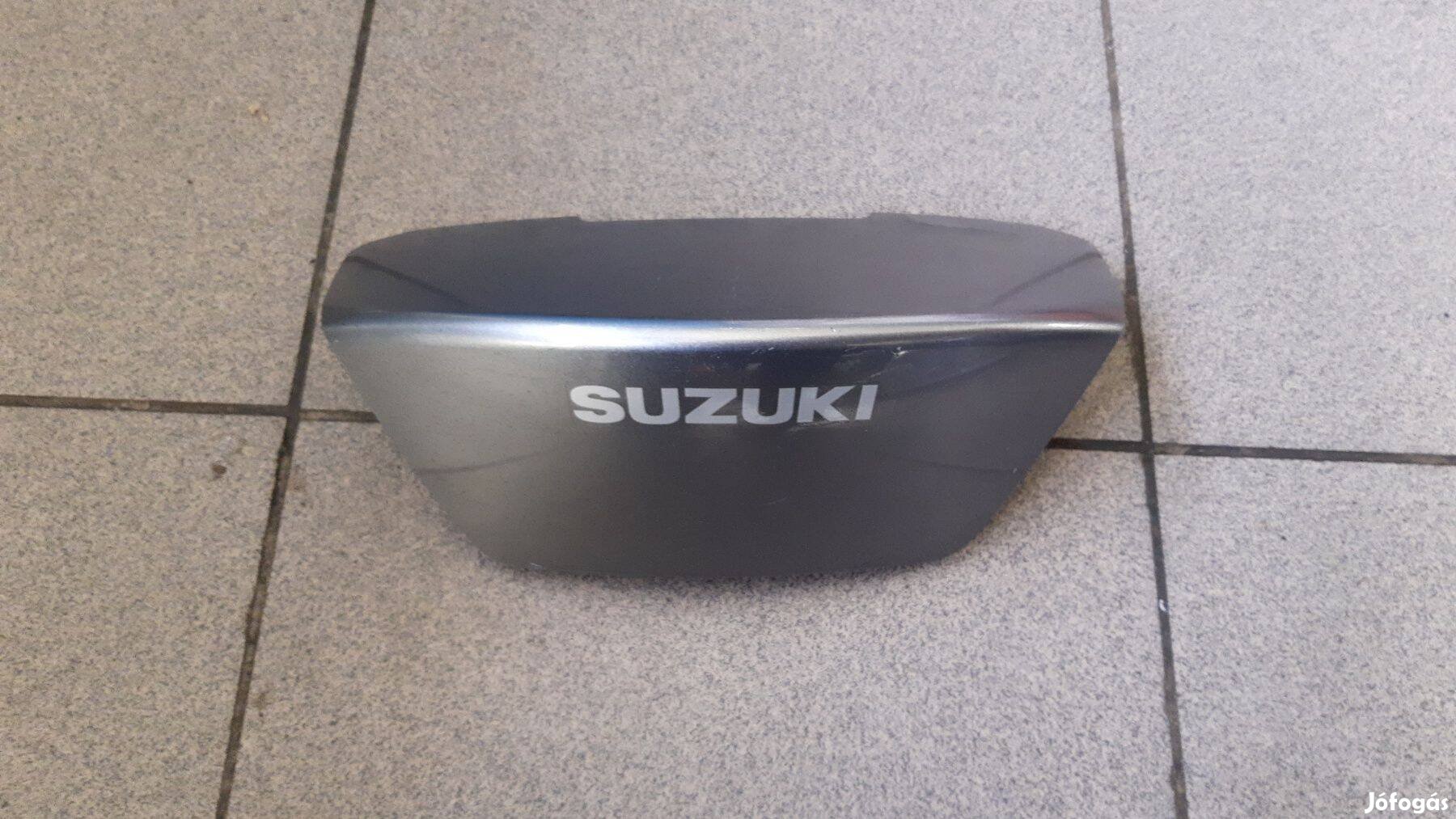 Suzuki Burgman 400 2010 hátsó összekötő idom felső