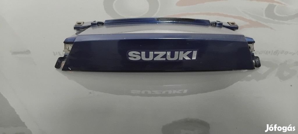 Suzuki Burgman 400 Alsó összekötő idom
