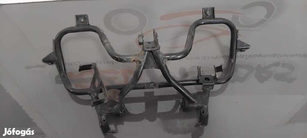 Suzuki Burgman 400 Fejidom tartó konzol