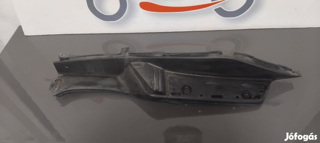 Suzuki Burgman 400 Hátsó taposó