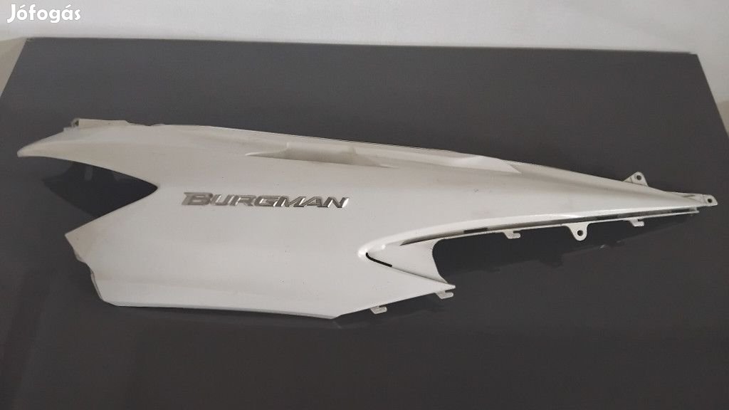 Suzuki Burgman 400 Jobb oldalburkolat | 47111-05H