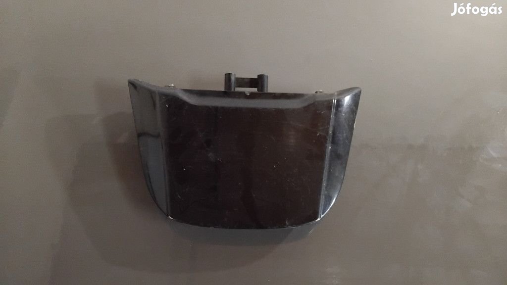 Suzuki Burgman 400 K3 Hátsó idom konzollal